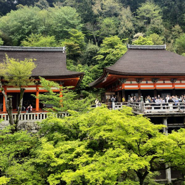 El templo Kiyomizudera: una joya arquitectónica que deslumbra los sentidos