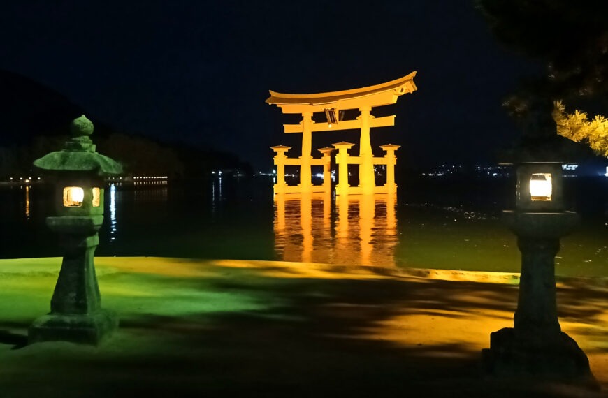 Miyajima: La isla mágica de Japón y su gran torii flotante