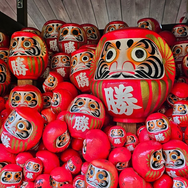 Katsuoji: un templo lleno de darumas en Osaka